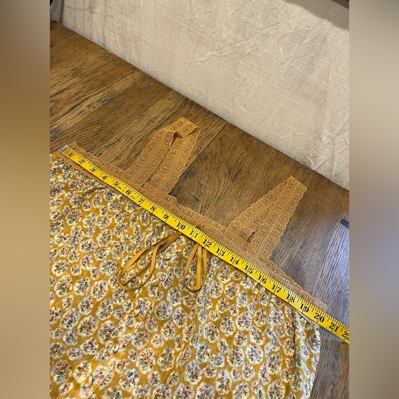 FOREVER 21 Floral Smocked Yellow Crop Top – Size 0X (18 UK) - Picture 4 of 9